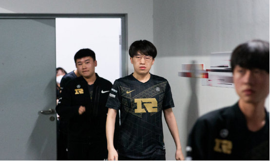 而伊涅斯塔 而伊涅斯塔